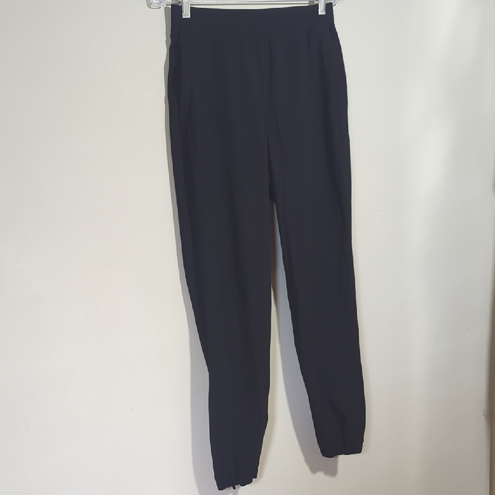 💥2 For $36💥 Lululemon Joggers Size 6